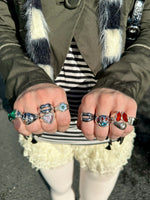 Load image into Gallery viewer, FLOWER BLOSSOM EMERALD RING