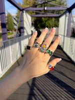 Load image into Gallery viewer, FLOWER BLOSSOM EMERALD RING