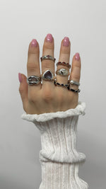 Load image into Gallery viewer, AMETHYST SAUCER RING