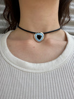 Load image into Gallery viewer, Heart Choker Necklace