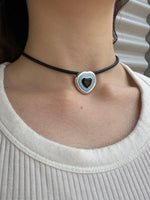 Load image into Gallery viewer, Heart Choker Necklace