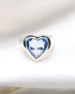 Load image into Gallery viewer, BLUE QUARTZ HEART RING
