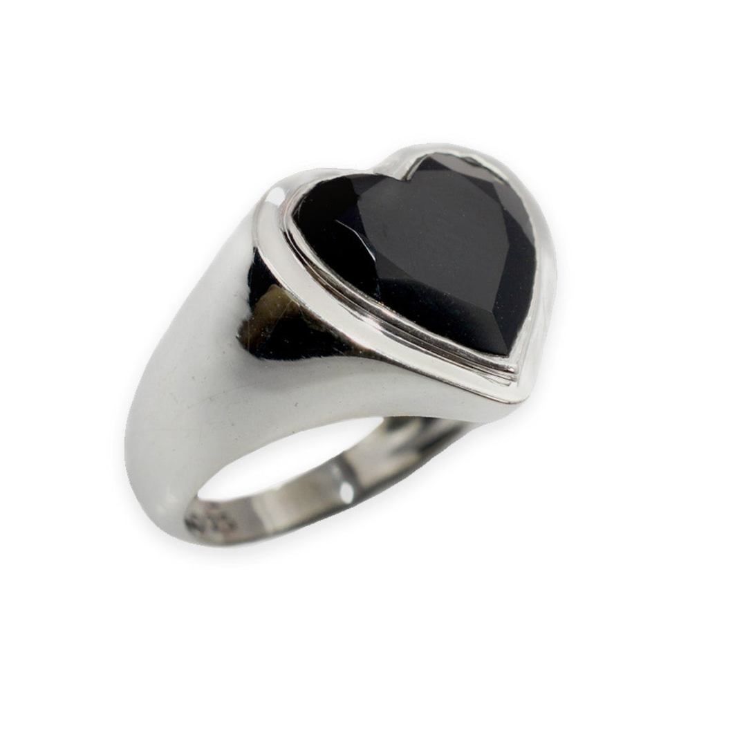 BLACK ONYX HEART RING