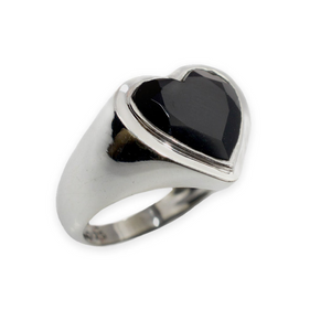 BLACK ONYX HEART RING