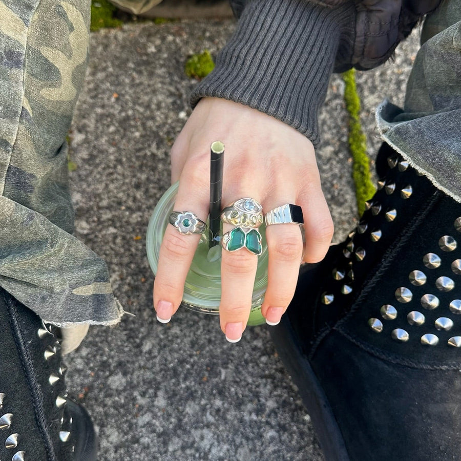 FLOWER BLOSSOM EMERALD RING