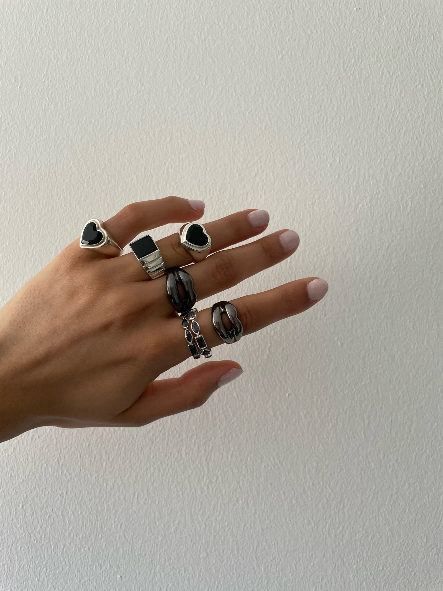 BLACK ONYX HEART RING