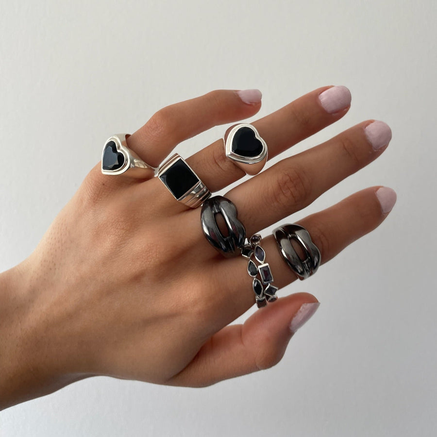 BLACK ONYX SIGNET RING