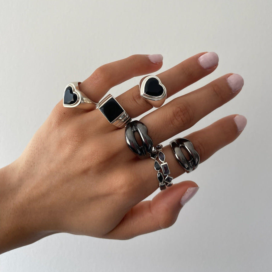 BLACK ONYX HEART RING
