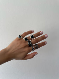 BLACK ONYX HEART RING