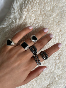 BLACK ONYX HEART RING