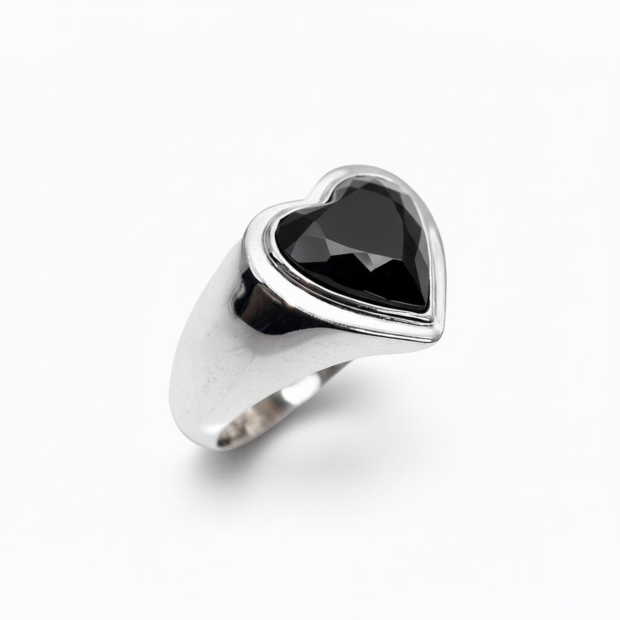 BLACK ONYX HEART RING